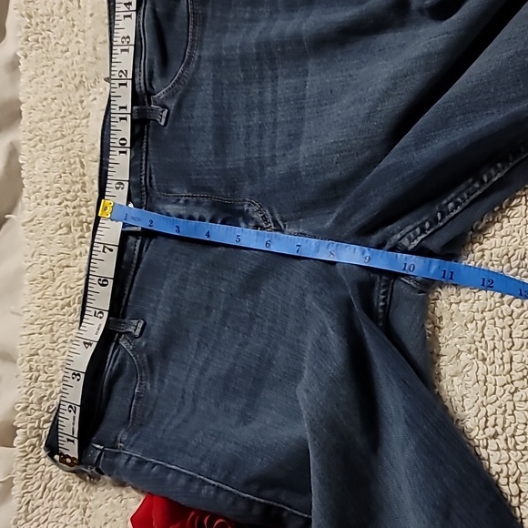 HOLLISTER HIGH RISE CUT OFF BERMUDA STRETCH SHORTS SIZE 31. 13R - Picture 11 of 11